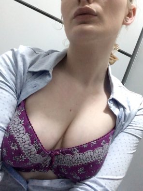 amateur photo I rate this suit shirt highly [f]