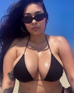 amateur pic Busty Latina slut Priscilla Yasury (35)