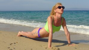 amateur pic Beach yoga 082-topaz-faceai-enhance-1.5x