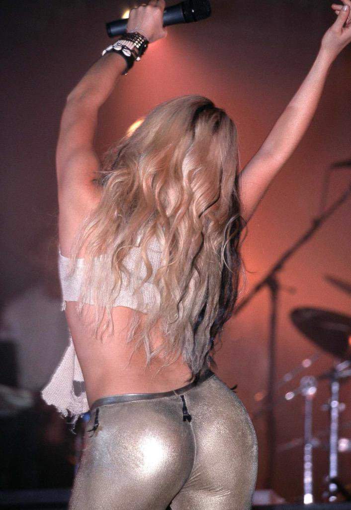 Shakira's ass is something special. 