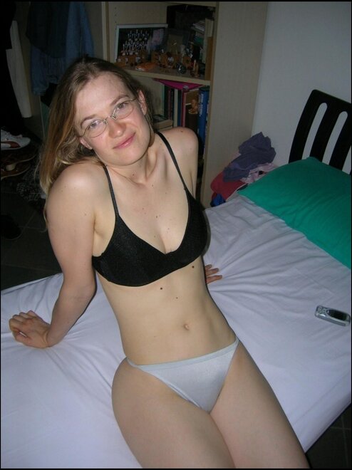 amateur photo 8471953-panties-thongs-lingerie-21126-2-1600x1200_880x660