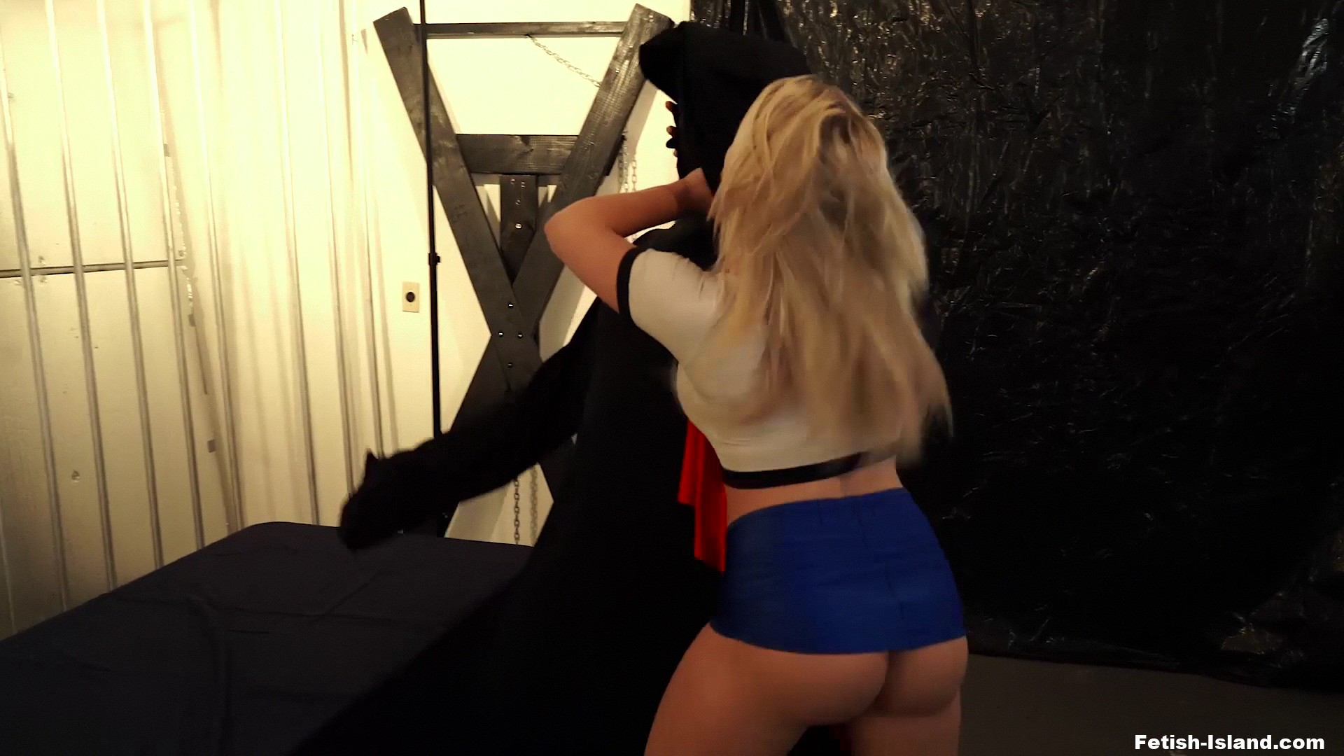 amateur photo PaunsonUZ - Supergirl Mia Malkova - 0008vlcsnap-2023-03-19-12h10m49s082