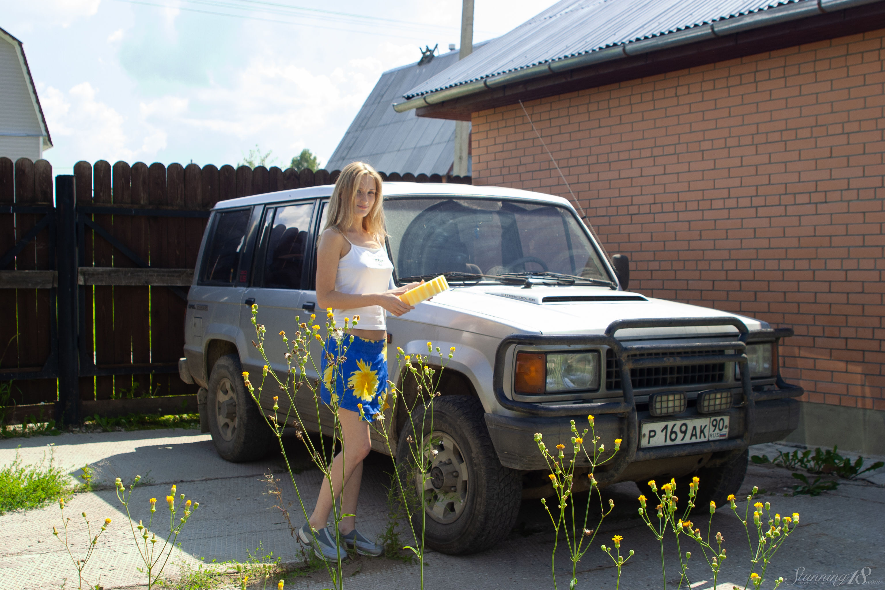 amateur photo stunning_im-car-washer_leona_high_0004