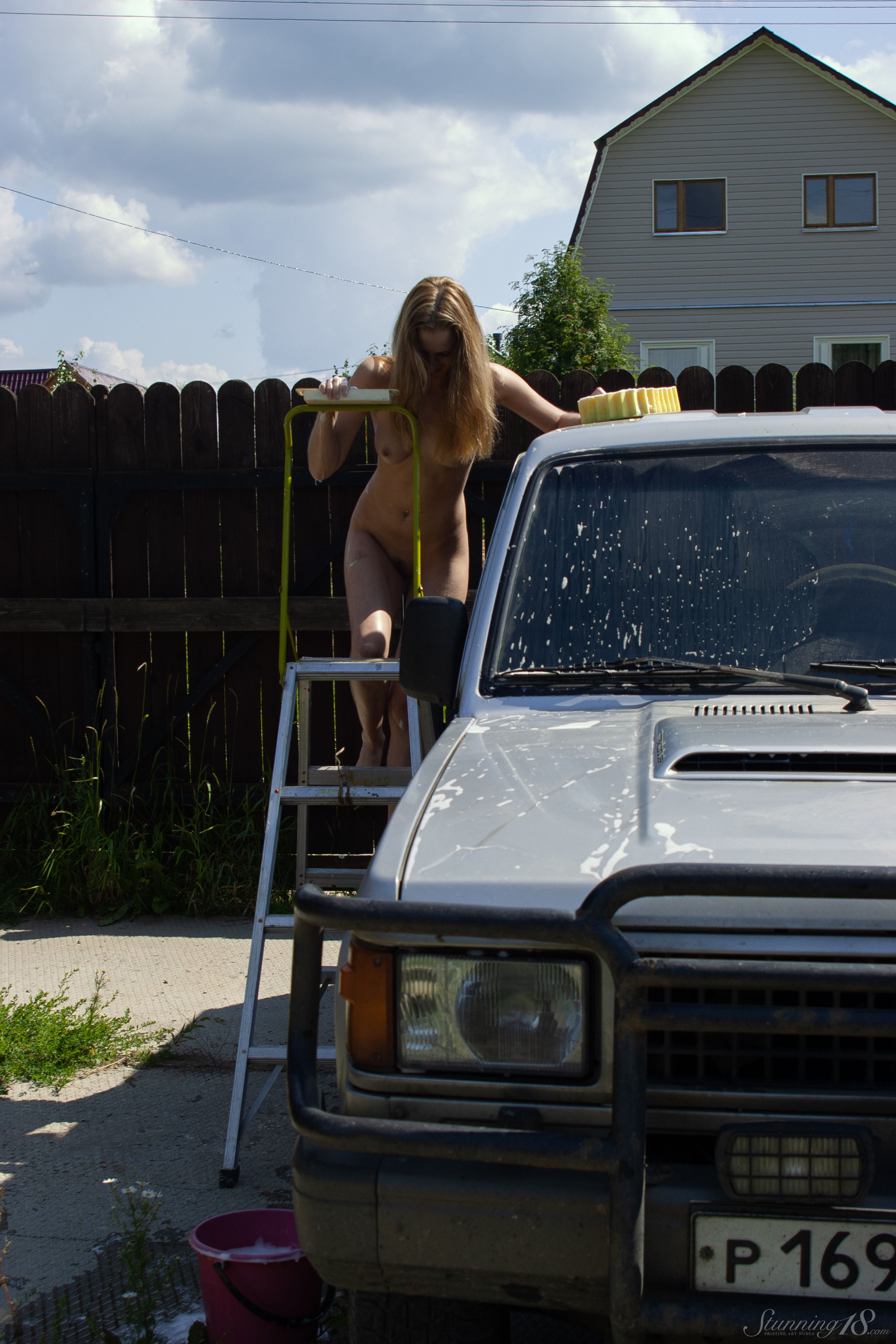 amateur photo stunning_im-car-washer_leona_high_0027