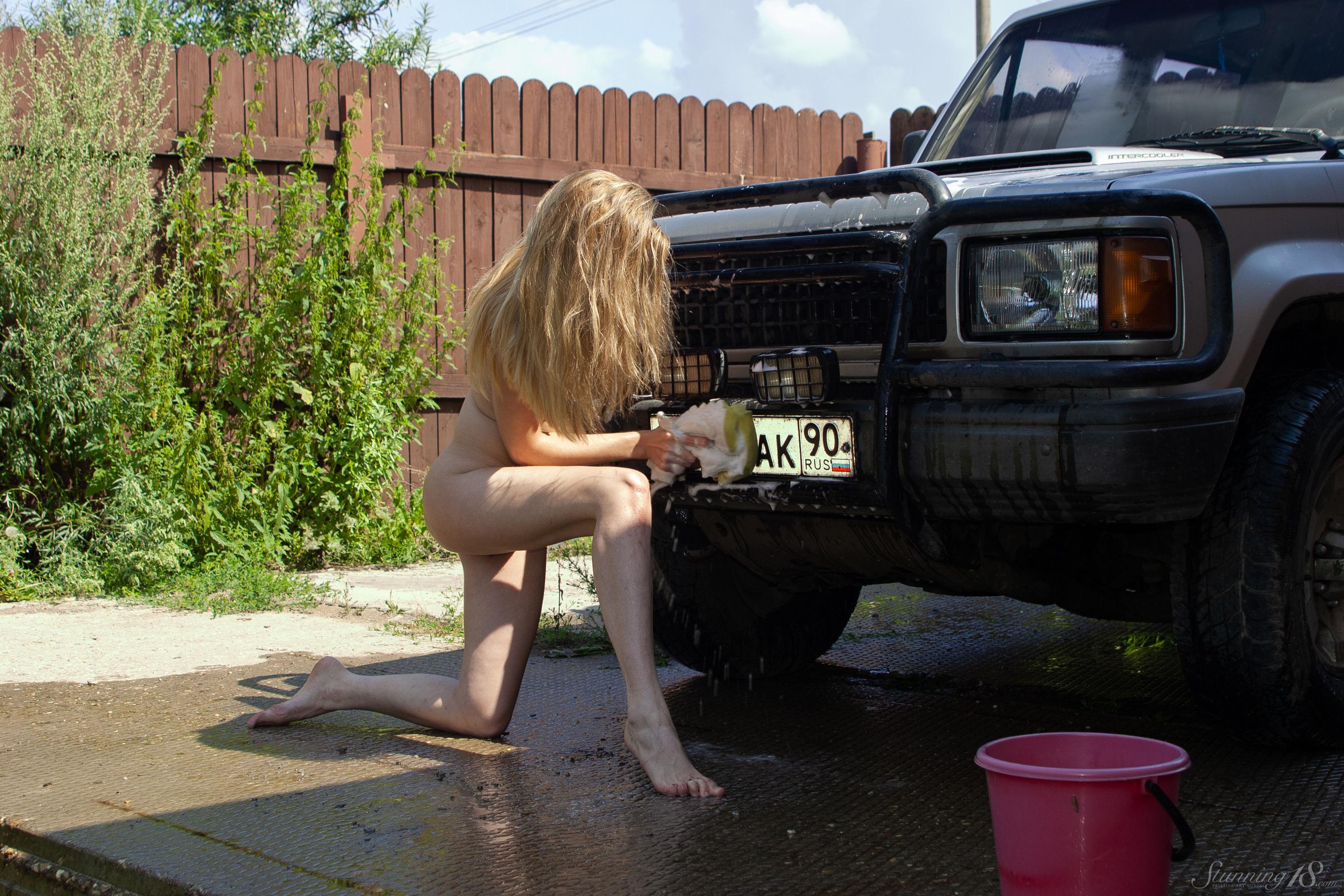 amateur photo stunning_im-car-washer_leona_high_0140