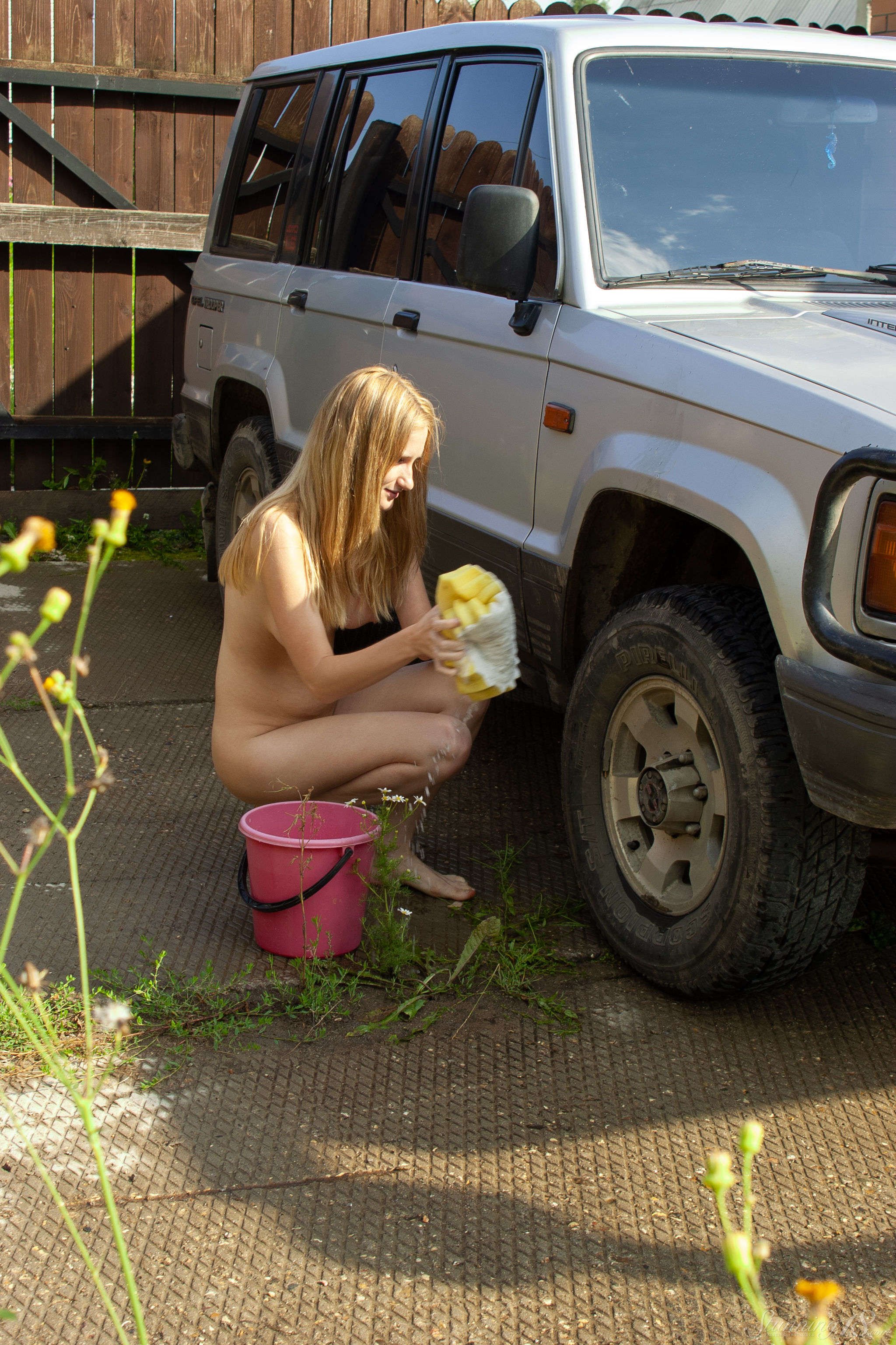 amateur photo stunning_im-car-washer_leona_high_0161