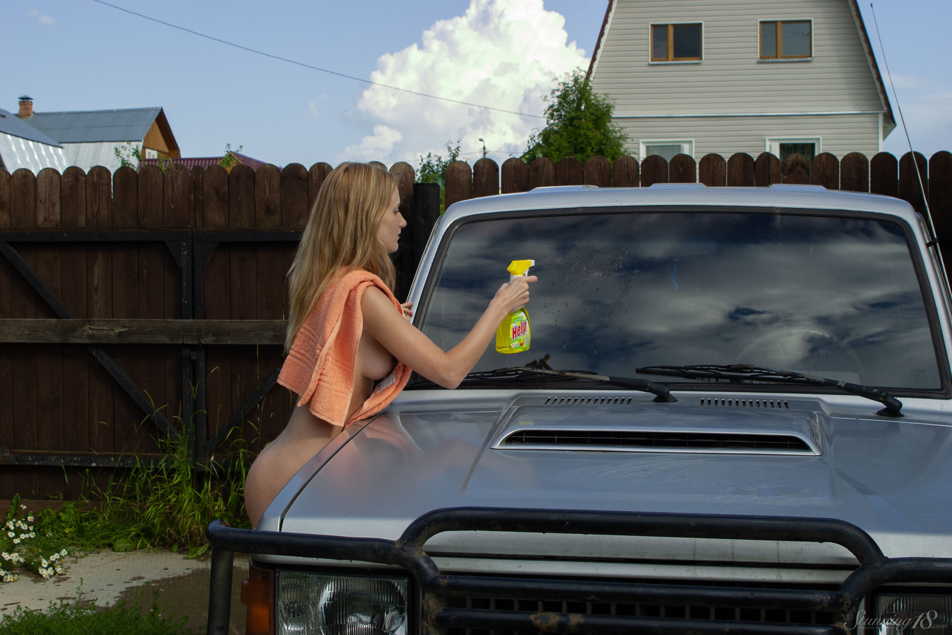 amateur photo stunning_im-car-washer_leona_high_0175