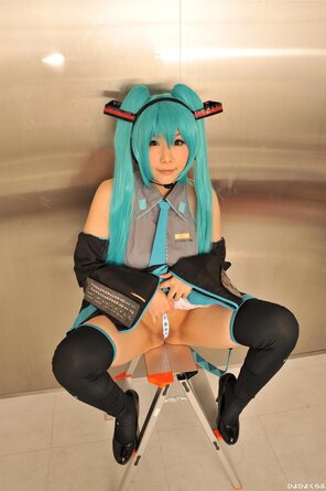 amateur pic miku076