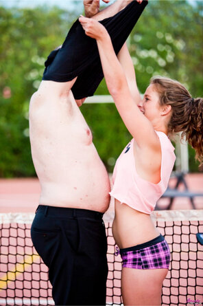 amateur pic Flexible Bunny Baby sucks oldman cock on the tennis court topless_0006