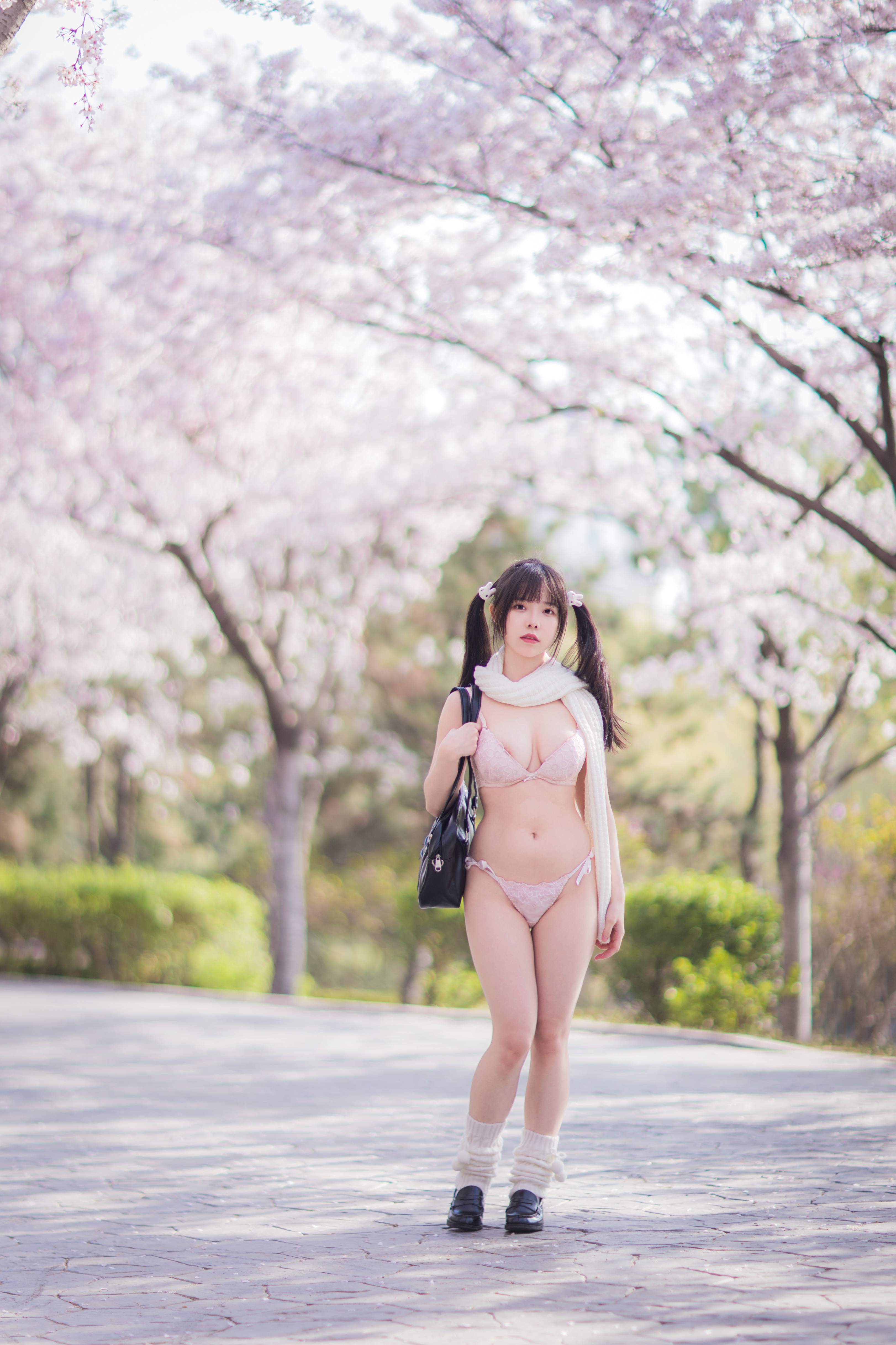 amateur photo YourDrg88 (六味帝皇酱) - 樱花女友 (42)