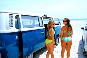 hippie van w/ asses