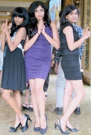 Leggy desi trio