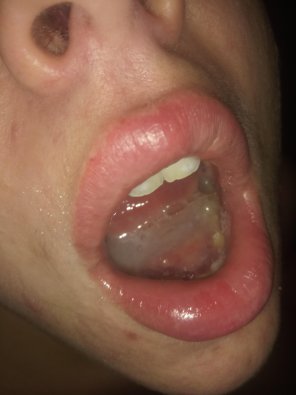 amateur pic My wife loves swallowing cum, can she swallow yours?