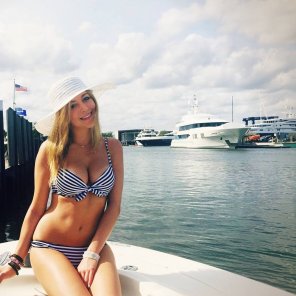amateur photo Blonde on the bay