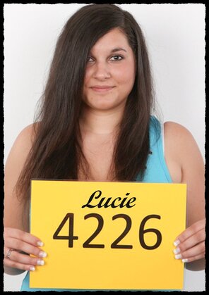 amateur pic 4226 Lucie (1)