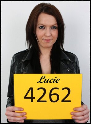 amateur pic 4262 Lucie (1)