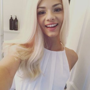 Elsa Jean selfie