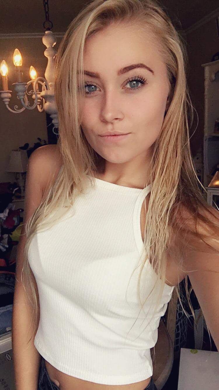 Nude Blond Teen