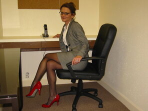 amateur pic Office Slut Jennifer - IMG_0692