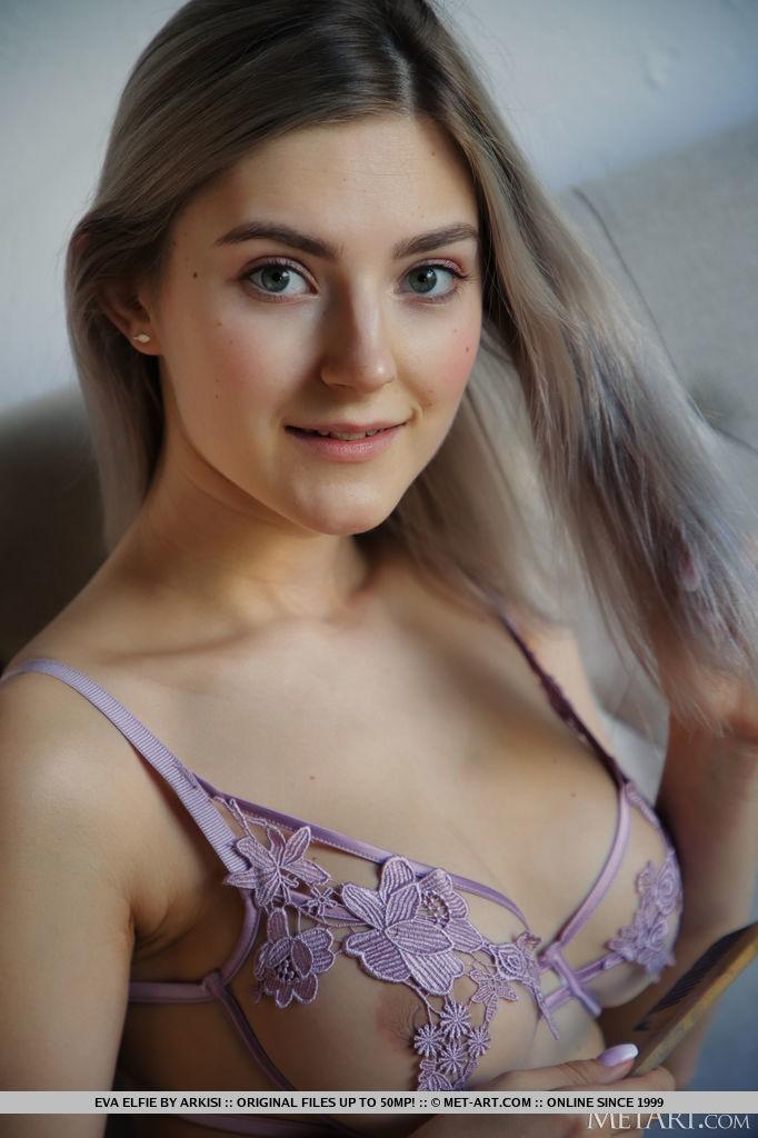 amateur photo eva elfie (10)