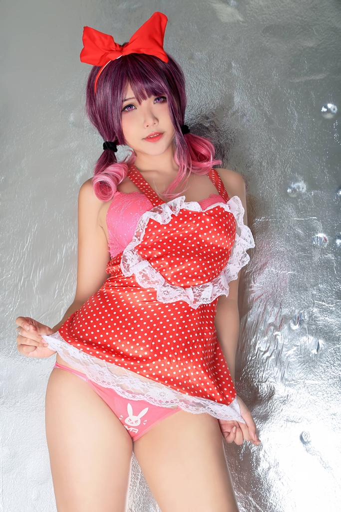 amateur photo Hana-Bunny-Red-Heart-Apron-2