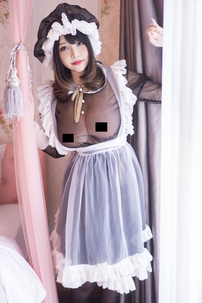 amateur photo Hana-Bunny-Victorian-Maid-1