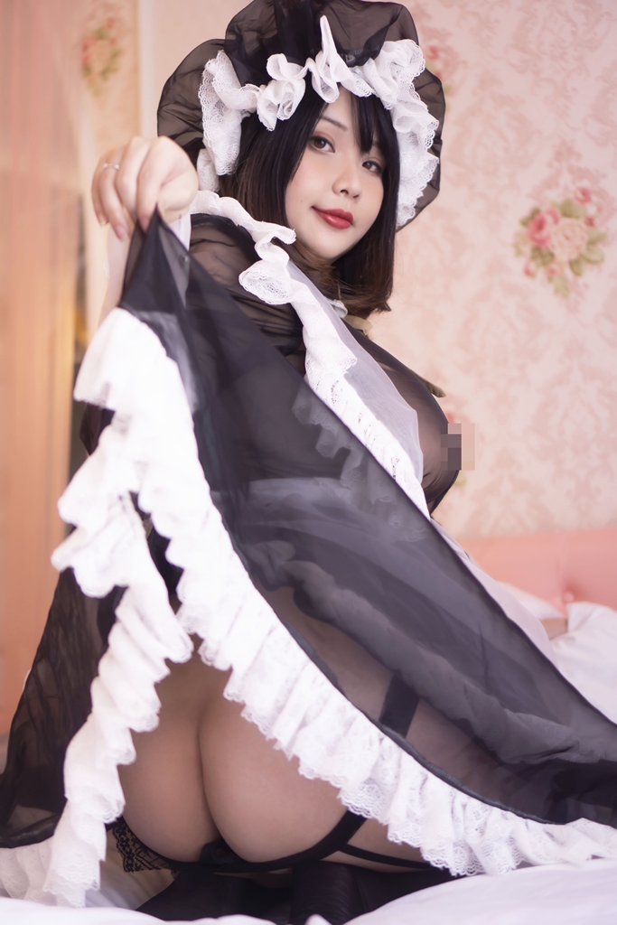 amateur photo Hana-Bunny-Victorian-Maid-10