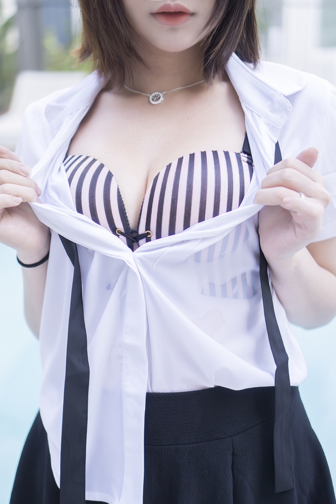 amateur photo Hana-Bunny-Wet-Shirt-Casual-6