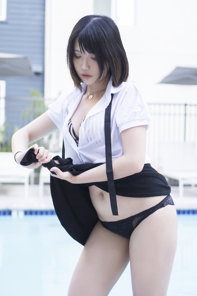 amateur photo Hana-Bunny-Wet-Shirt-Casual-7