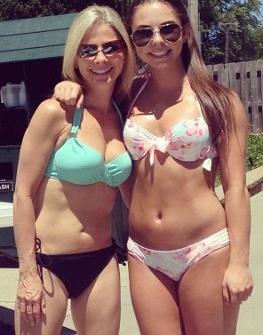 amateur photo Mom and daughter