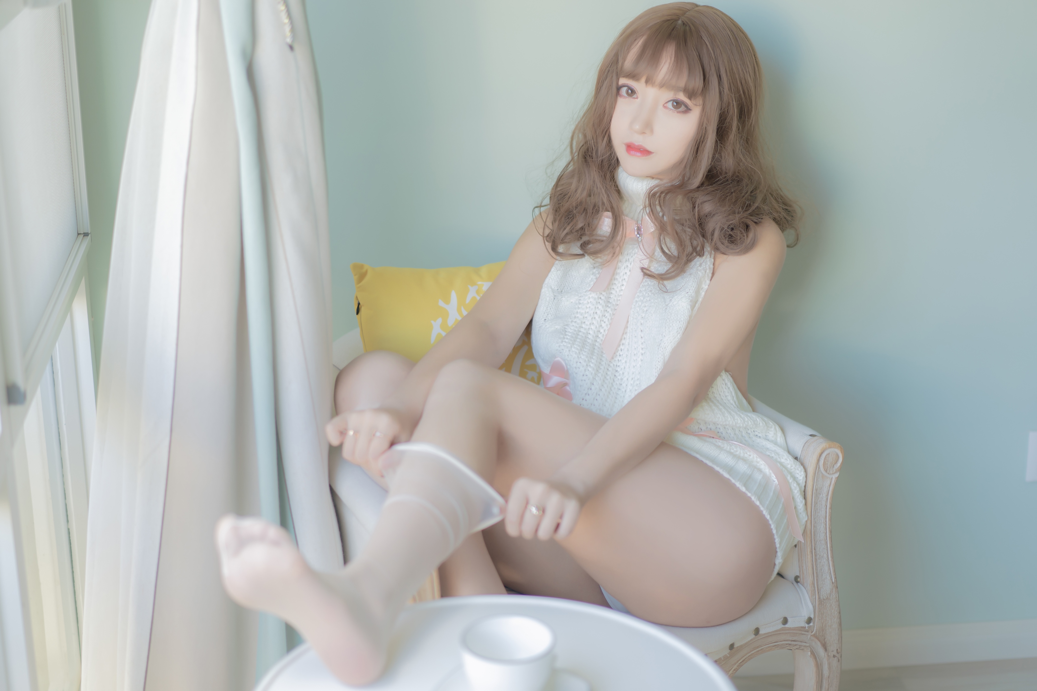 amateur photo Mixian Sama (过期米线线喵) - 露背毛衣 (28)