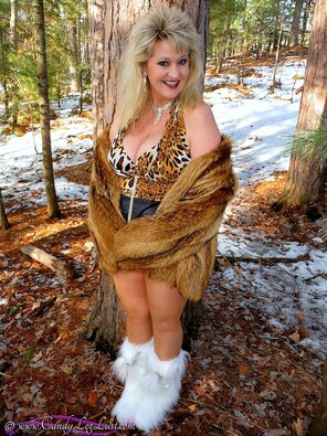 amateur pic Candee - Fur in Forest (8)