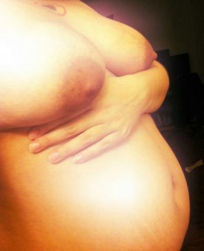 I miss being preggo, anyone wanna help me [f]ix that?