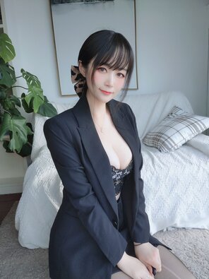 amateur pic Baiyin811 (白银81) - 西服自摄 (36)