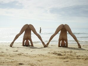 amateur pic julietta-and-magdalena-flexi-beach-bodies-27-10000px