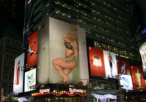 PhotoFunia One Night in New York Regular 2022-08-18 11 56 23