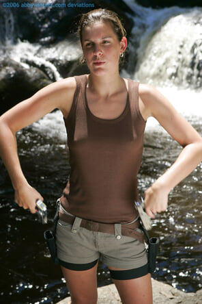 amateur photo Christiana is a skinny Tom Raider (004)