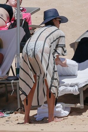 Jessica Alba I See Your Bikini Butt