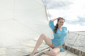 amateur pic stunning_girl-on-a-yacht_vega_high_0084