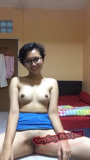 Nude Amateur Pics - Nerdy Asian Teen Striptease71