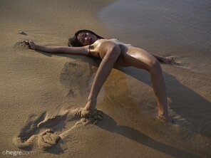 hiromi-crazy-sexy-beach-shoot-28-14000px