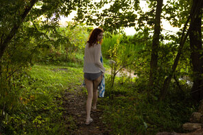 amateur pic Stunning_On-the-River-Bank_Molly_high_0006