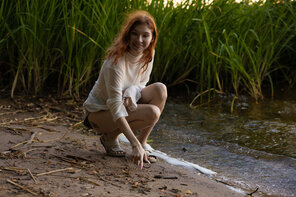 amateur pic Stunning_On-the-River-Bank_Molly_high_0019