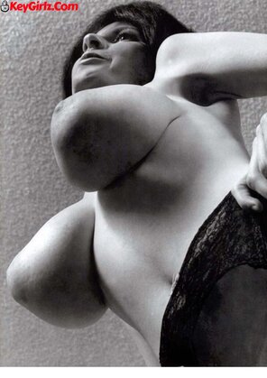 amateur pic Vintage Big Tits (69 Nude Photos) (1)-ink