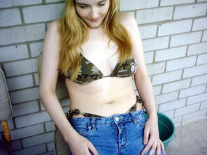 amateur pic nikki camo string bikini under jeans_052