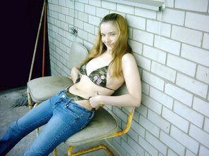 amateur pic nikki camo string bikini under jeans_062