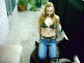 amateur pic nikki camo string bikini under jeans_075