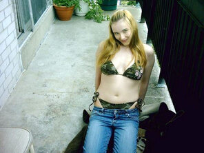 amateur pic nikki camo string bikini under jeans_076