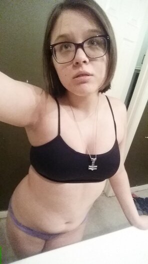 [F] No makeup monday? Ah screw it, just enjoy my sports bra