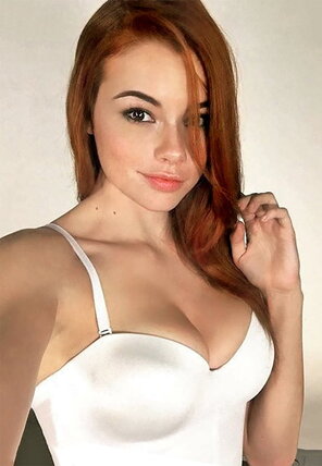 amateur pic redhead (2710)